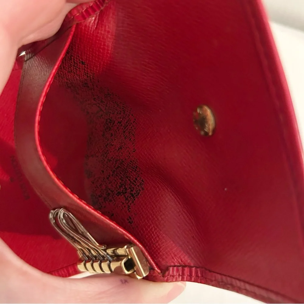 Louis Vuitton Authentic 4-Hook Key Holder in Castillian Red Epi Leather VTG